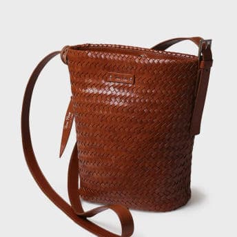가죽 위빙인데 믿기지 않는 가벼움, 숄더·크로스 완벽 호환 프리오더 선공개 4